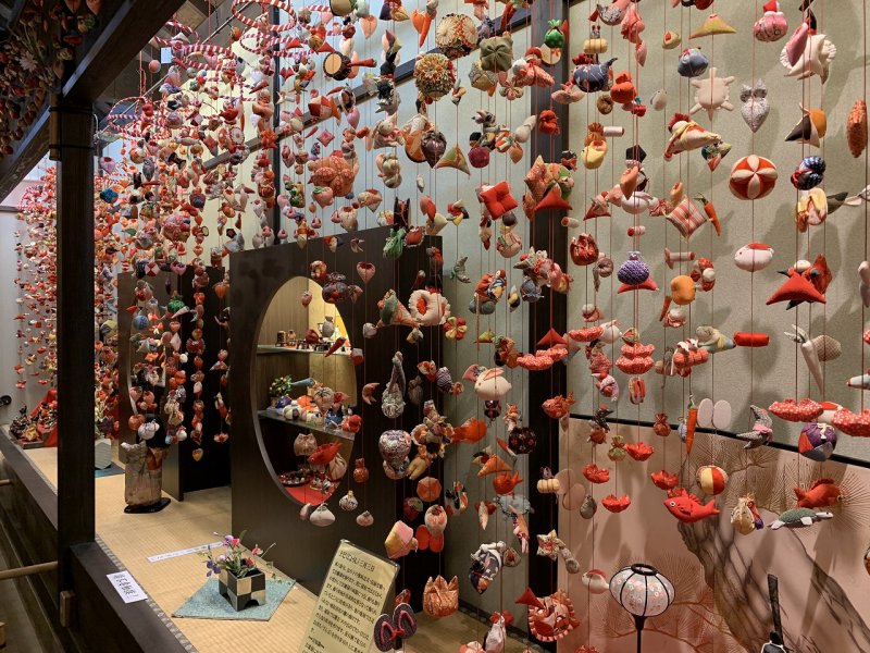 稲取文化公園 雛の館のつるし飾りの展示