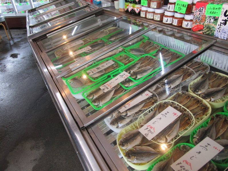 いでゆ干物店の干物の売り場