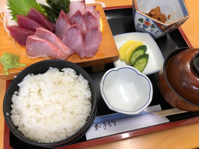 食事処 うめやの刺身定食