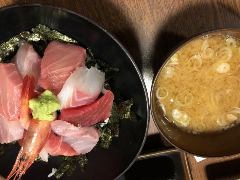 味どころ 今半の海鮮丼とみそ汁