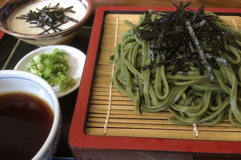 食事処 うめやの茶そば