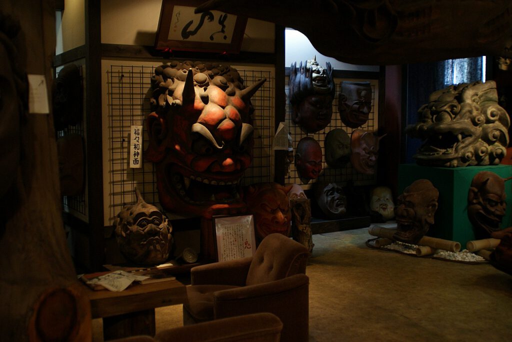 日本仮面歴史館の館内の展示